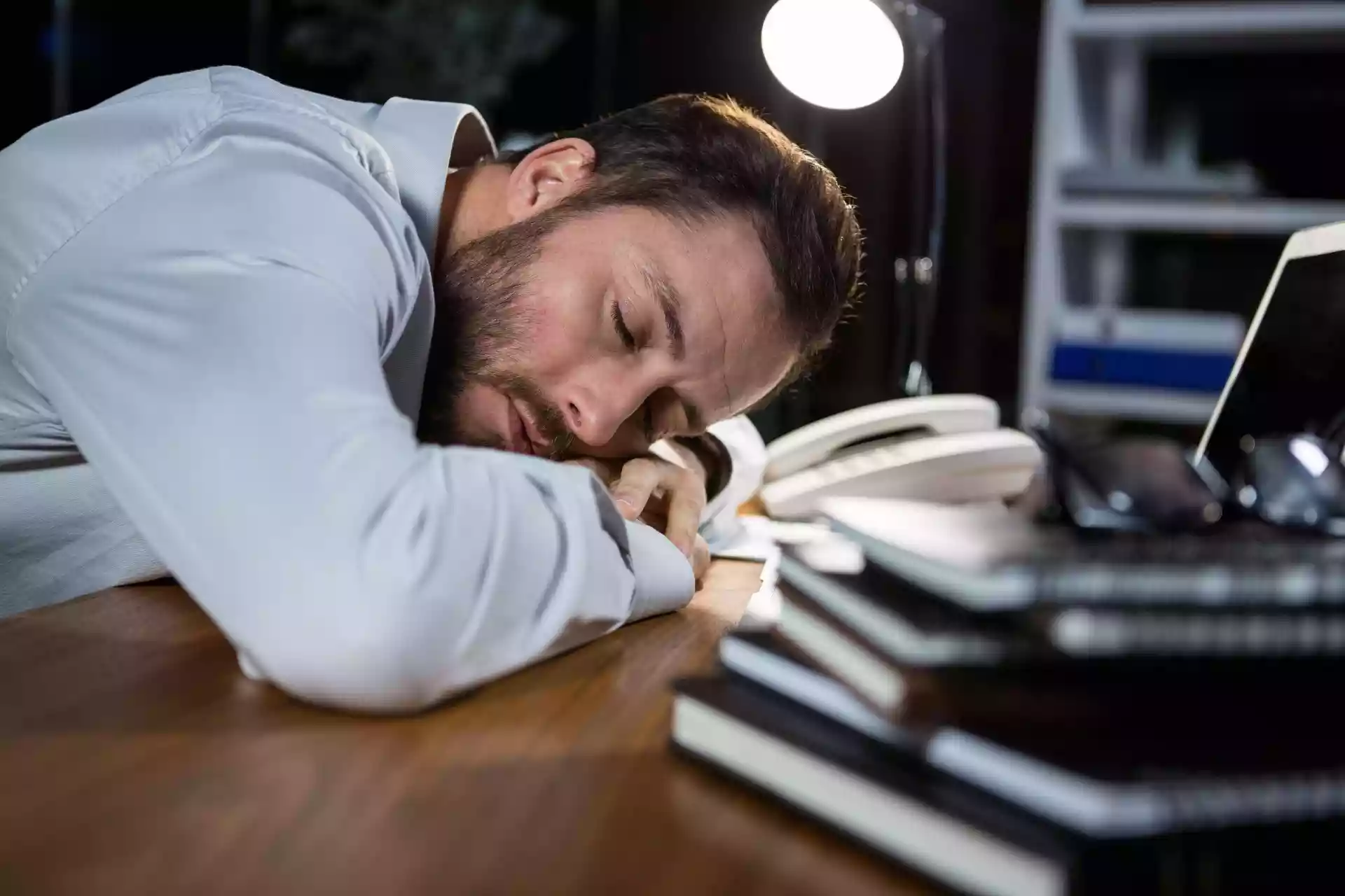 Une photo d'une personne en train de faire une micro-si&egrave;ste